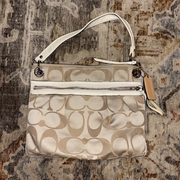 Coach Signature Swingback/Shoulder Bag Style #19398 - Picture 1 of 12